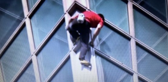 Alex Honnold Taipei 101 Free Solo Climb